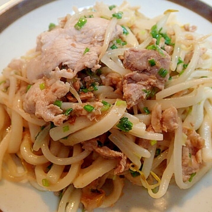 醤油麹で　❤豚＊もやし＊葱の焼きうどん❤